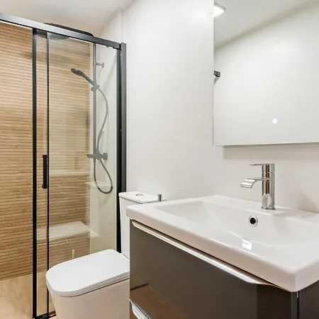 Welcs 067 Emp En El Puerto Con Terraza * 艾姆布里亚布拉瓦